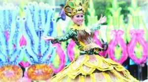 City residents will see the colorful version of the "Saulog" street dancing in a much better venue and on a day that most people can get the time to watch the city's 15 barangays send their respective contingents for today's street dancing competition at the CPG Sports Complex.