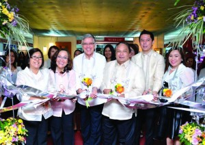 TRADE EXPO. Australian Amb Bill Tweddell with Gov. Chatto, DTI Director Ratilla, Mayor Yap and Balilihan VM Chatto at the opening of Trade Expo at The Block last Wednesday.