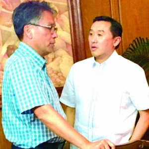 LP-NPC BET. Rep. Arthur Yap and presidential timber Mar Roxas talk politics amid the much awaited decision on who will be the administration bet for congressman in Bohol's 3rd district.