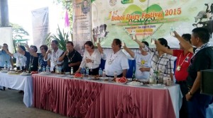 Gov. Edgar Chatto leads the ceremonial milk toast for 1000 liters of Milk Production during the First Bohol Dairy Festival at the Dairy Processing Centers, Lomangog, Ubay. Also with Chatto are Mayor Galicano Atup, Provincial Veterinarian Dr. Bing Lapiz, National Dairy Authority (NDA) Administrator Grace Cenas  and representatives from partner local government units and national government agencies.