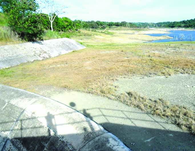 Bayongan Dam which irrigates close to 2,800 hectares is now below its critical level of 41 meters despirt the recent rains. NEDA chief Pernia assures new and upgraded dams will be parcel of the pro-agriculture moves of the Duterte administration.