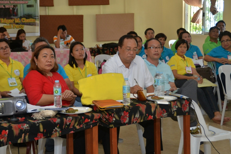HOSPITAL MODERNIZATION. Gov. Edgar Chatto (center) himself leads the Talibon hospital assessment workshop pursuant to his goal of completing Boholâ€™s hospital modernization program in his last three years as governor. To his left is Board Member Cesar Tomas Lopez, chairman of the Committee on Health of the Sangguniang Panlalawigan.