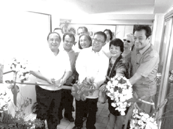 CHED Office - Gov. Edgar Chatto and CHED-7 Regional Director Freddie Bernal lead ribbon cutting rites at the soft opening of the CHED satellite office in Bohol at the CPG Sports Complex. Higher education institutions in Bohol welcome this development initiated by the governor and backed by the Sangguniang Panlalawigan in order to bring CHED services nearer to Boholano clients.