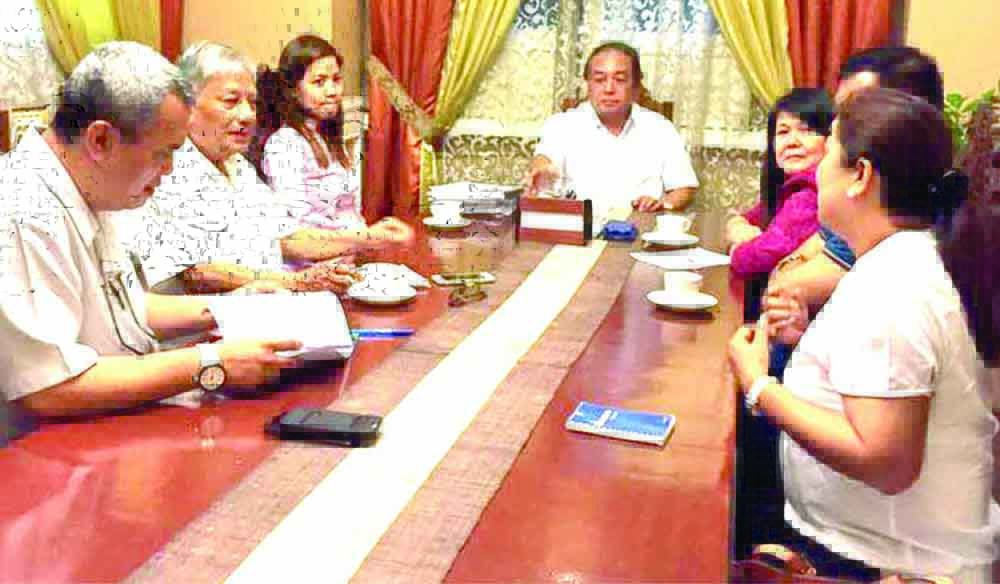Gov. Edgar Chatto met with Nestor Pestelos on the proposed community-based approach to illegal drugs demand reduction and recovery. Pestelos introduced to the governor drug addiction professional Miriam Cue, also a Bol-anon from Baclayon. Cue, chairperson of the Professional Regulatory Board of Psychology, along with Jerry Joseph Valderama from the New Day Recovery Center in Davao also met with the Technical Working Group of the Provincial Government to discuss how the proposed strategy will be integrated into the comprehensive anti-illegal drug campaign. Bohol currently holds the highest record of surrenderers in the anti-illegal drug campaign in the region and among most immediate provincial local government initiatives to ensure recovery of surrenderers are the establishment of a Center for Drug Education and Counseling, a bootcamp, and the establishment of a drug rehabilitation center alongside national government plans to make use of AFP facilities in the management and reintegration of surrenderers.