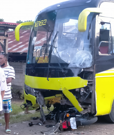 Man Dies After Motorcycle Slams Into Bus In Anda